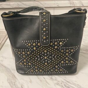 Unique Montana West concealed-carry black shoulder bag w/ bronze hardware
